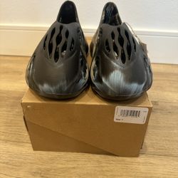 Yeezy Foam Runner 