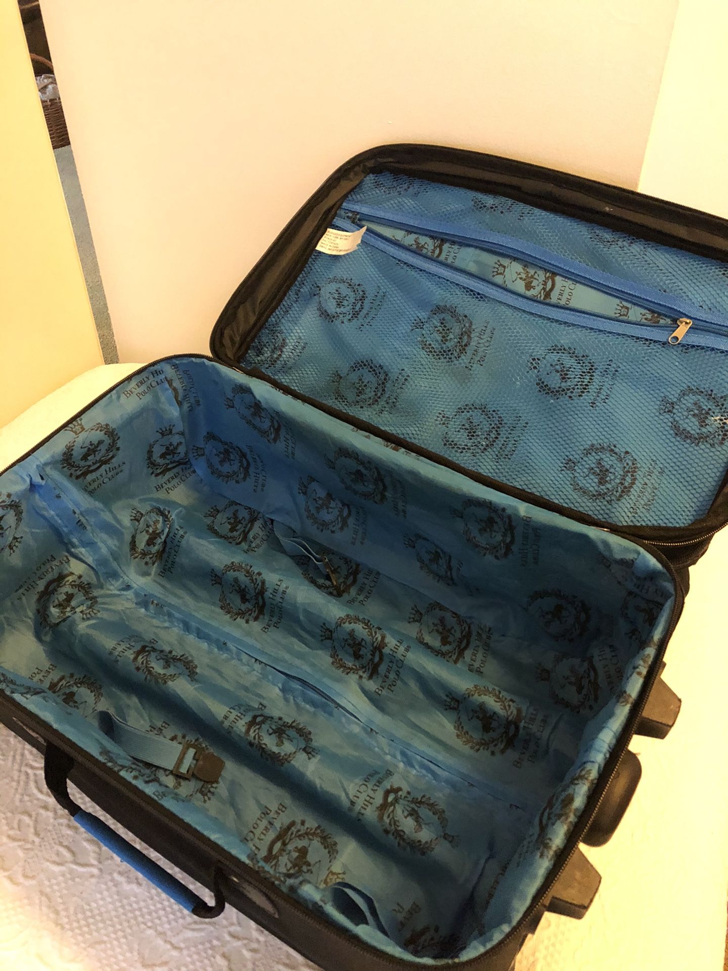 ROLLING SUITCASE and MATCHING SHOULDER BAG