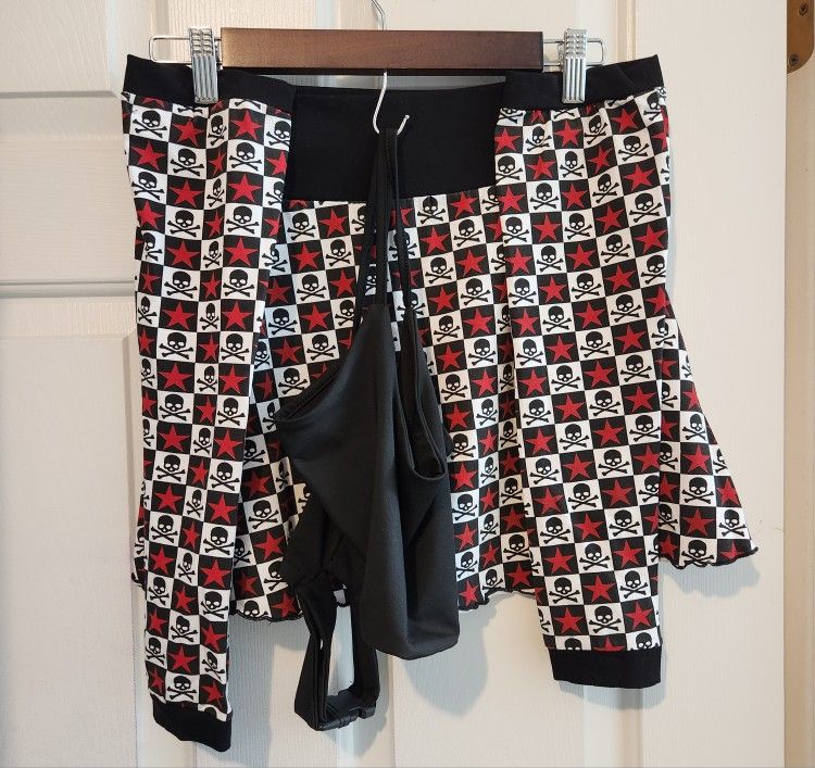 3 piece outfit,size medium,stretchy,arm a slave has hole for thumb 