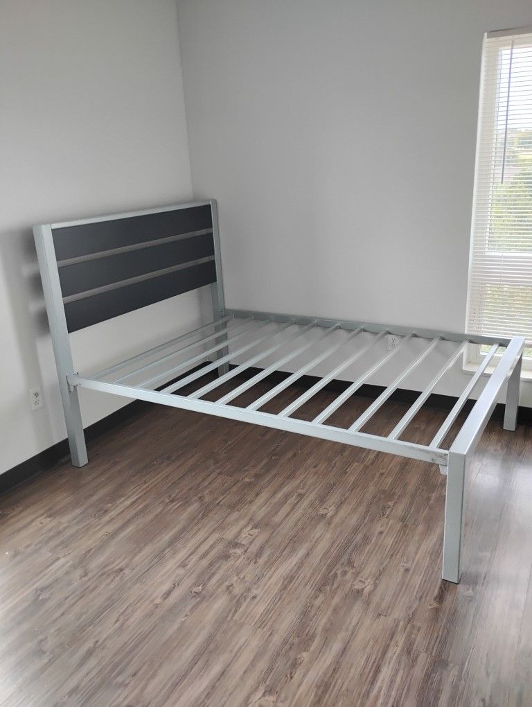 Full Size Frame W/ Headboard