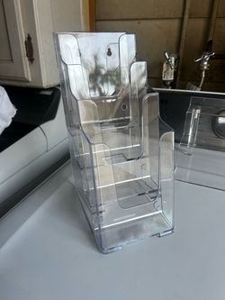 2 Acrylic display stands