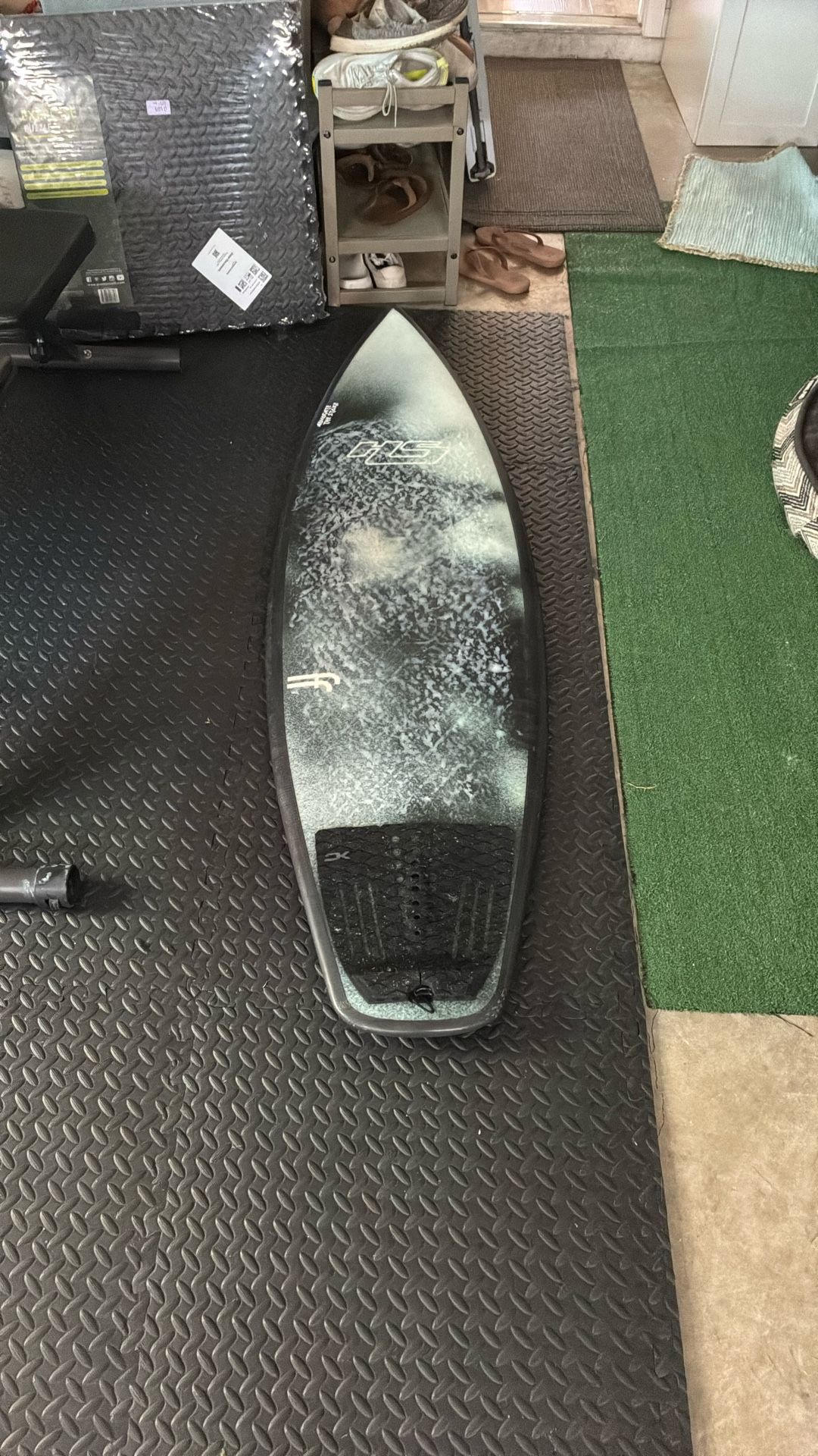 Surfboard HS Holy grail 5’6