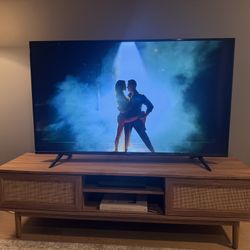 TCL TV Like New! 48 Inch