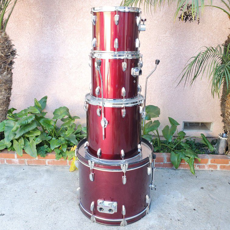 Drumset For SALE.. 4PC Drumkits With Drum Hardware