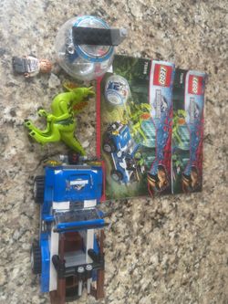 Lego 75916 Jurassic World (missing one mini figure)