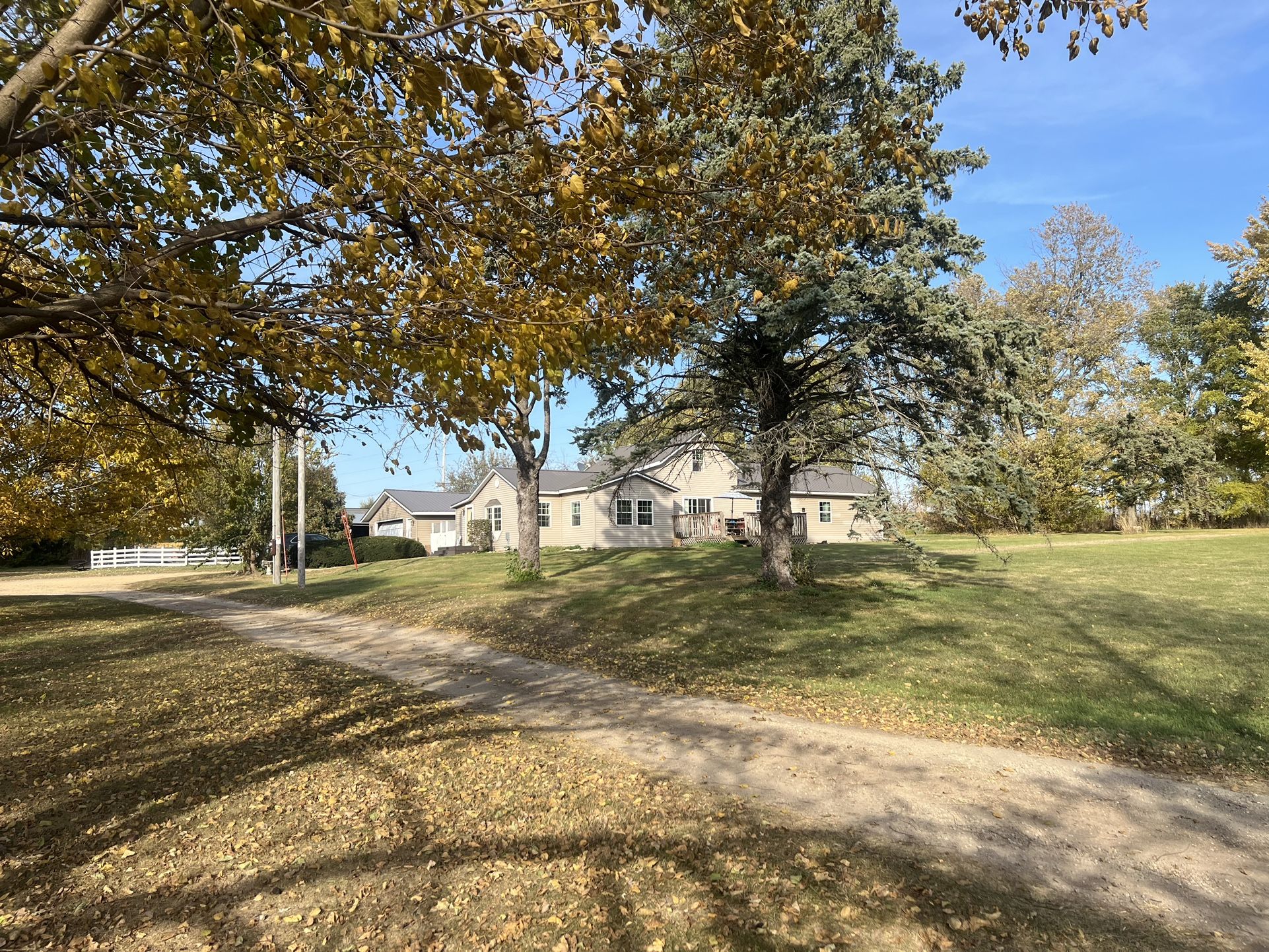 For Sale farm ranch 6.3 acres with house & building