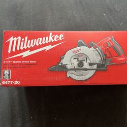 Milwaukee 7 1/4” Worm Drive Saw