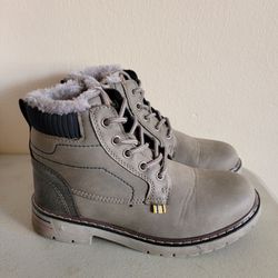 Boy Or Girl Fur Boots Waterproof Size 2.5 Not Used