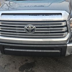 Toyota Tundra grille and bulge 2021