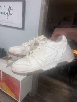 Off White Out Of Office Size 9.5 Men’s
