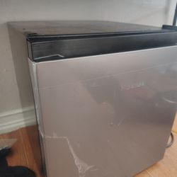 Hisense Mini Fridge