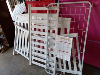 White crib great condition all the hardware is included