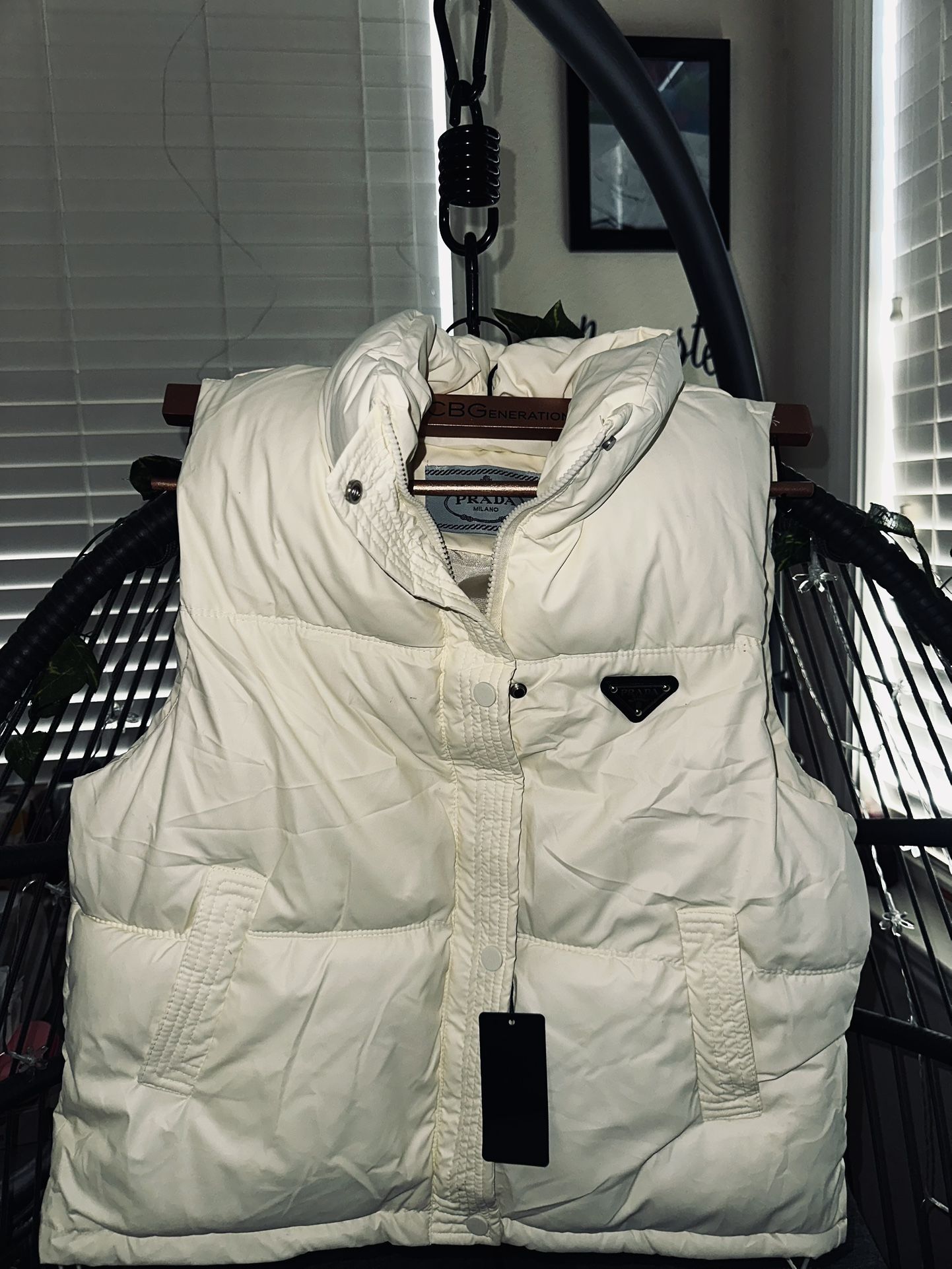 New with tags off white /cream Puffer vest size M