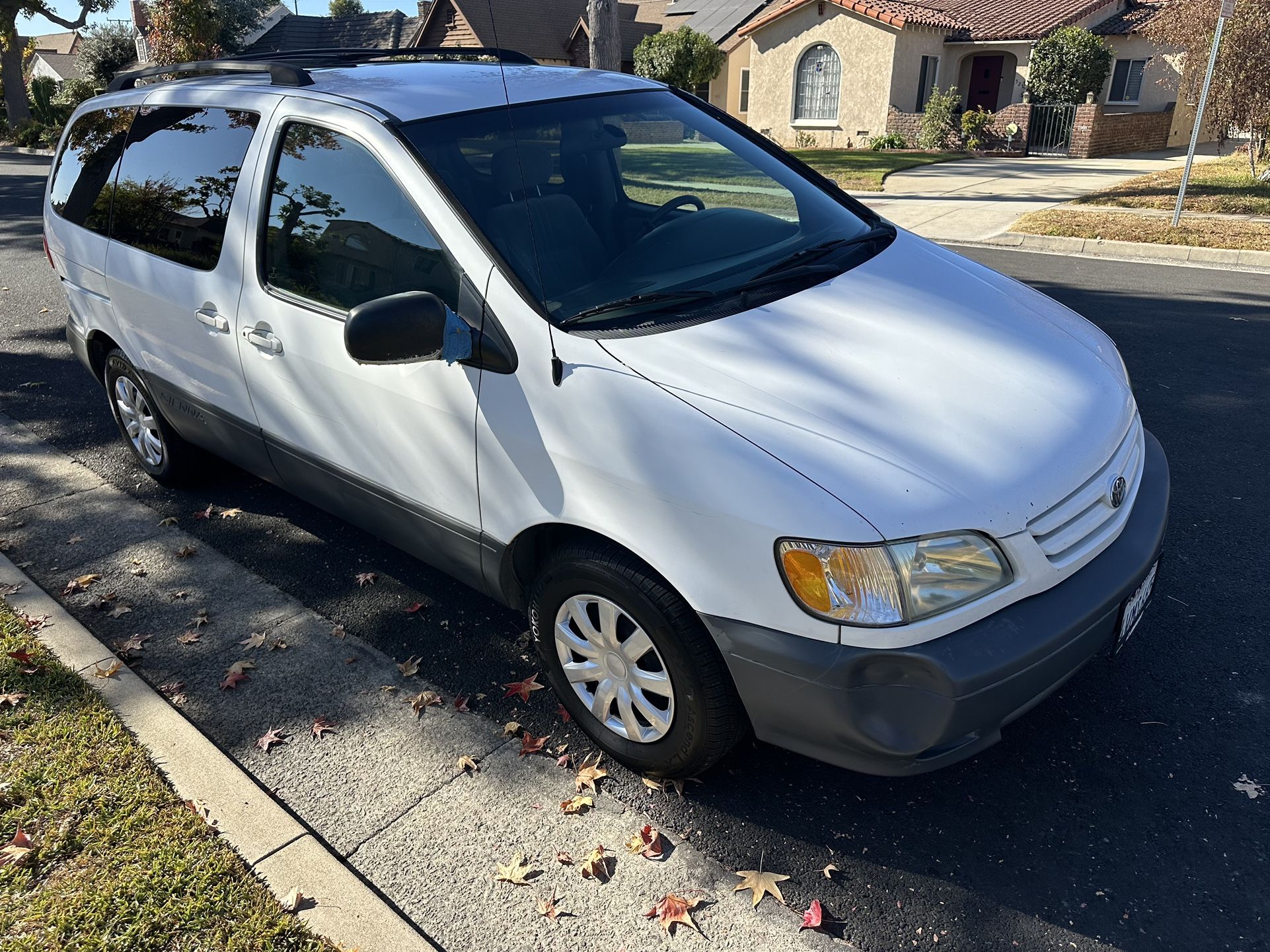 2002 TOYOTA SIENNA CE 180,000 k ONE OWNER LIKE NEW IN AND OUT This van ...