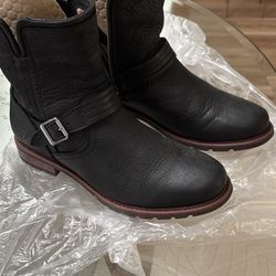 Ariat Women’s Boots New Size 9.5 Gorgeous!and Comfortable!