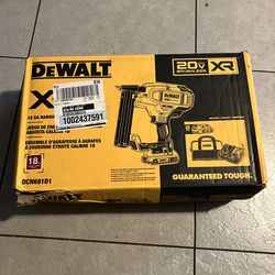 DEWALT 18GA NARROW CROWN STAPLER KIT