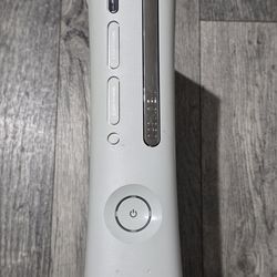 XBOX 360 CONSOLE