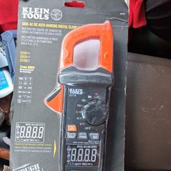 Klein Tool 600A AC/DC Auto Ranging Digital Clamp Meter