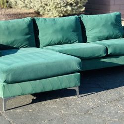 Beautiful Emerald Green Sofa Couch Sectional With Chaise (Delivery Available)