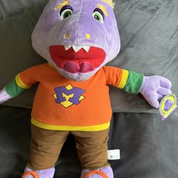 chuck e cheese stuffed animal