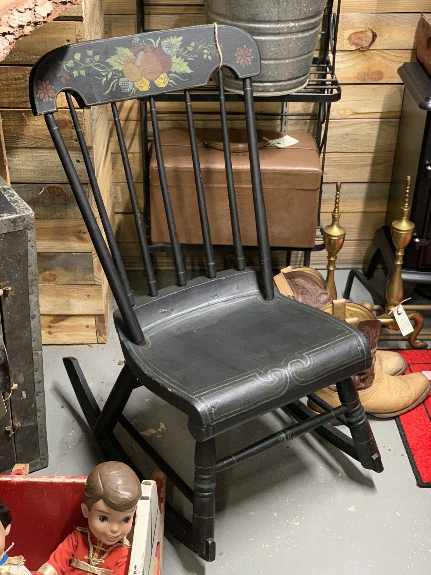 Vintage painted rocking chair pick up in Goodlettsville