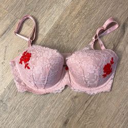 Victoria’s Secret Bra  32 DD 