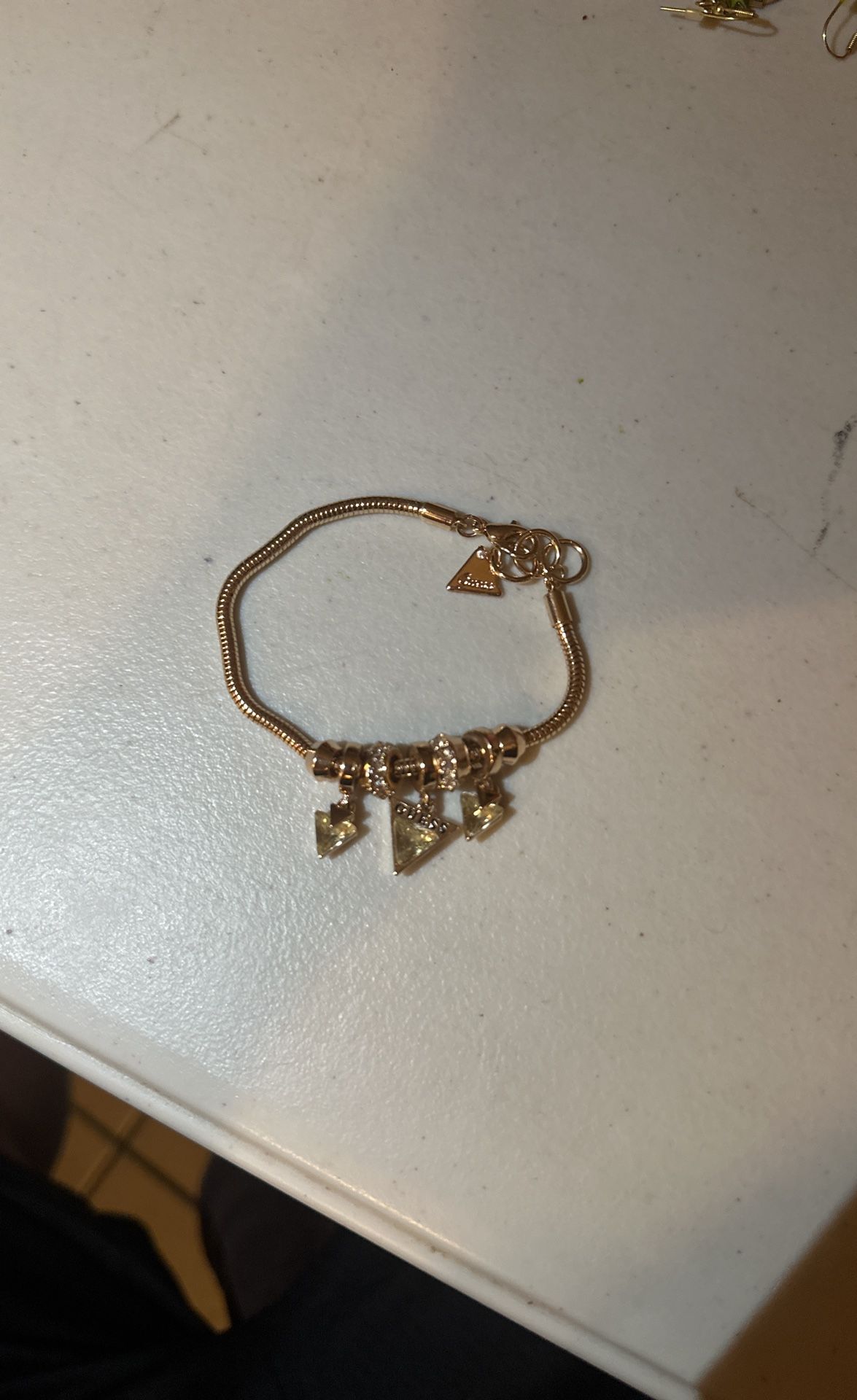 Guess Bracelet Resize Able 