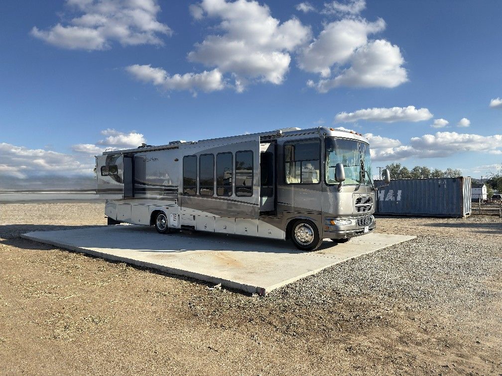 2005 Gulfstream Sun voyager 36ft 3 Slides