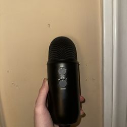 Blue Yeti For Creators Microphone Blackout