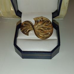 Vintage Gold Tone Brooch