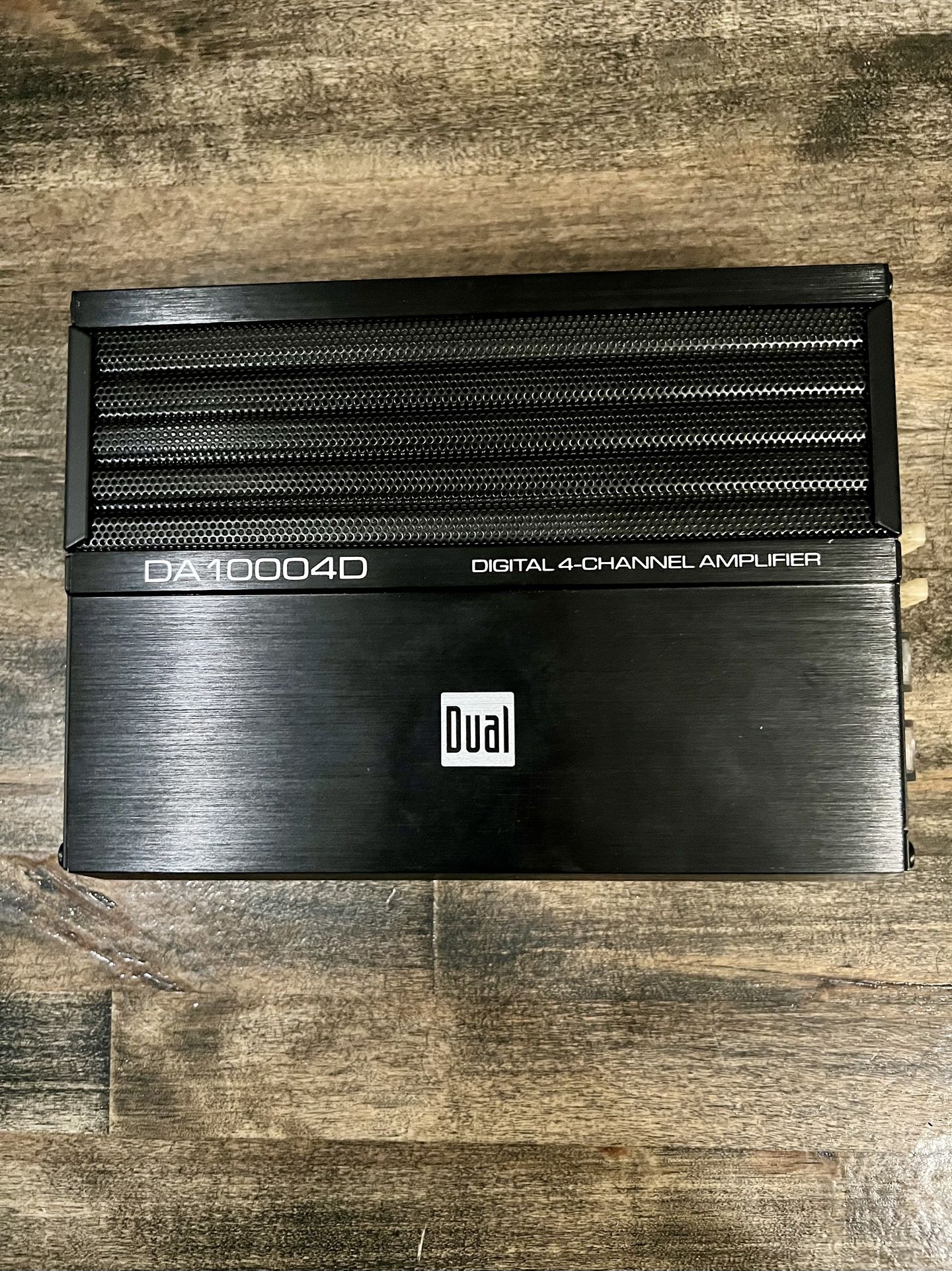 Dual Digital 4-Channel Amplifier 