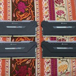 64GB - Corsair Vengeance Pro 4x16GB DDR4