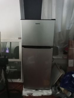 Refrigerator $175 4 Feet