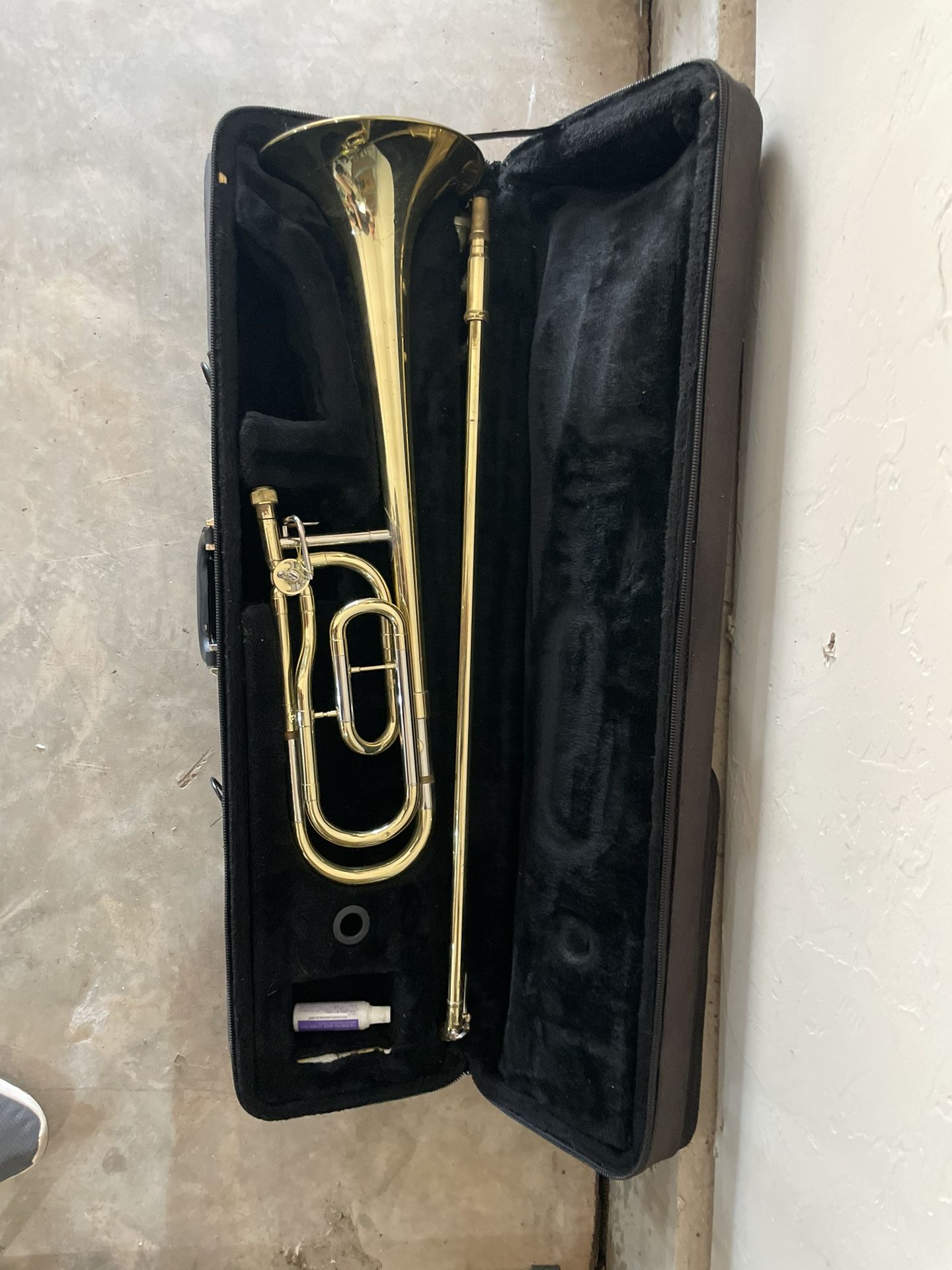 Novello Classic Brass Beauty; Trombone with Case