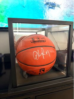 D’Angelo Russell signed basketball  Signed during his rookie year  Case is included