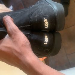 Black Uggs