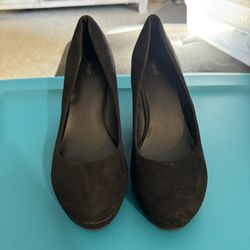 APT 9 Black Suede Size 7 Wedges 