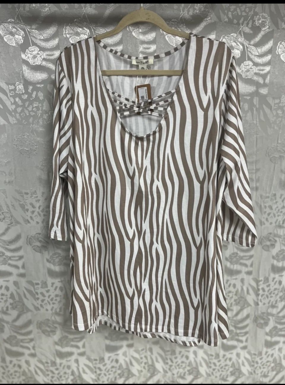 Women Simply Noelle Blouse/Tunic