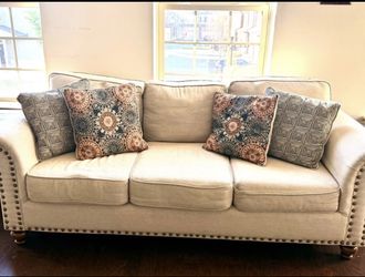Raymour & Flanigan Corliss Sofa – 3 Seater Couch – Clean, Modern, Comfortable