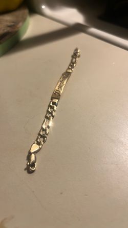 Golden Eslava bracelet ￼