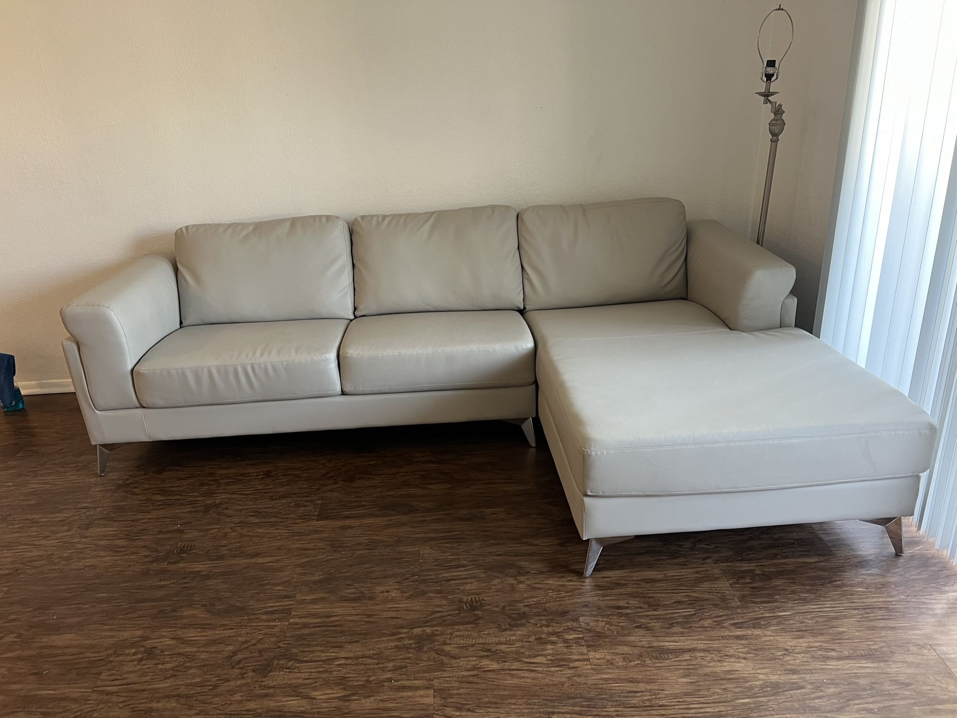 Gianna Gray Micro Right Chaise Sectional Sofa