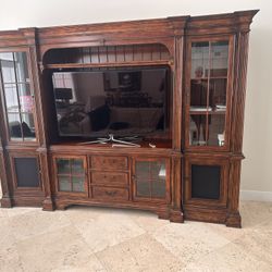 Wall Unit Free
