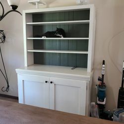 FANTASTIC ANTIQUE CUPBOARD......CAT NOT INCLUDED 