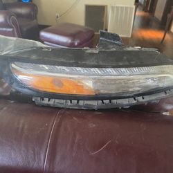 15 CHEROKEE HEADLIGHT Rh