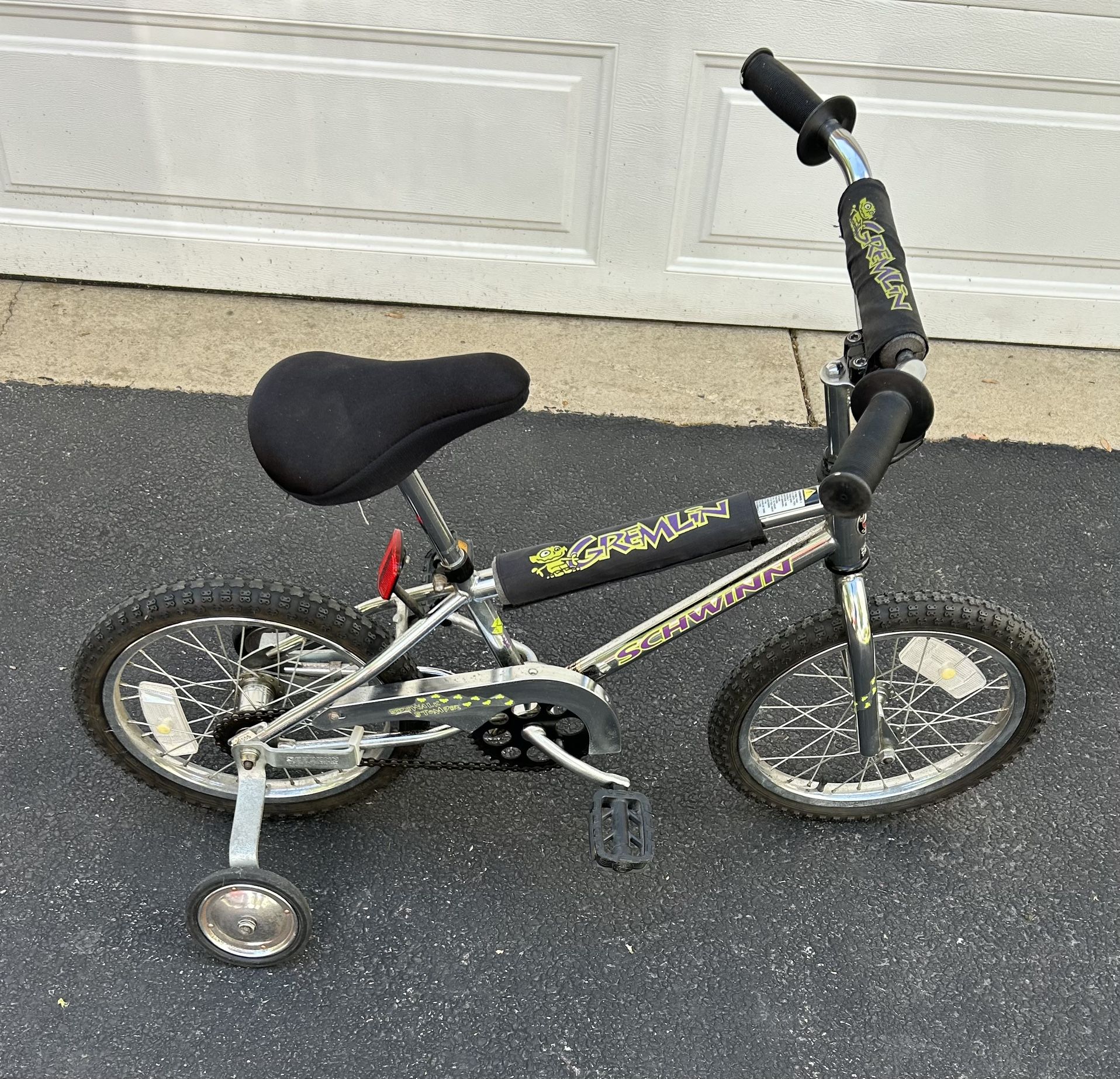 Schwinn Gremlin Kids Bike With Training Wheels And Helmet