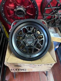 17’ KM725 17x8.5 0mm