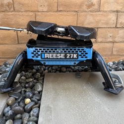 Reese M5 27k Puck System Fifth Wheel 