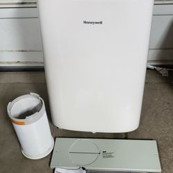 Honeywell 12k BTU Portable AC 