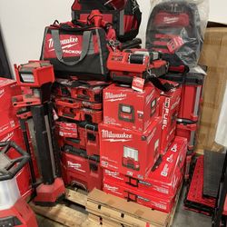 ** Read Description ** Milwaukee Tools,batteries,gloves,hard hats