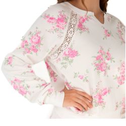 Woman’s fleece sweatshirt 